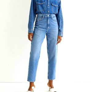 H&M Mom Loose Extra High Jean-Brand New With Tags. Size: Women’s 6